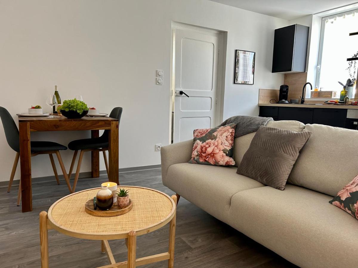 Balneo-centre Et Parking Apartment